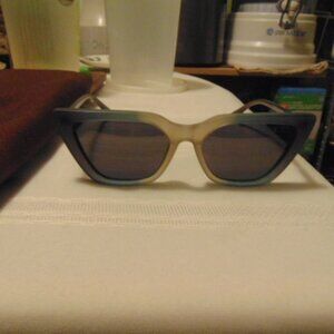 Vicci Designer Women's Sunglasses